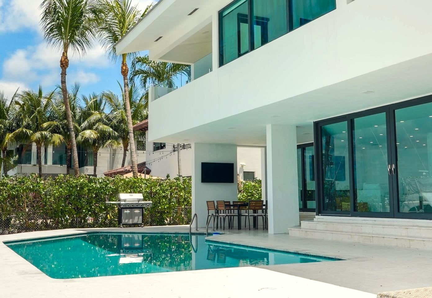 Villa Isla, luxury villa in North Bay Village, photo 1