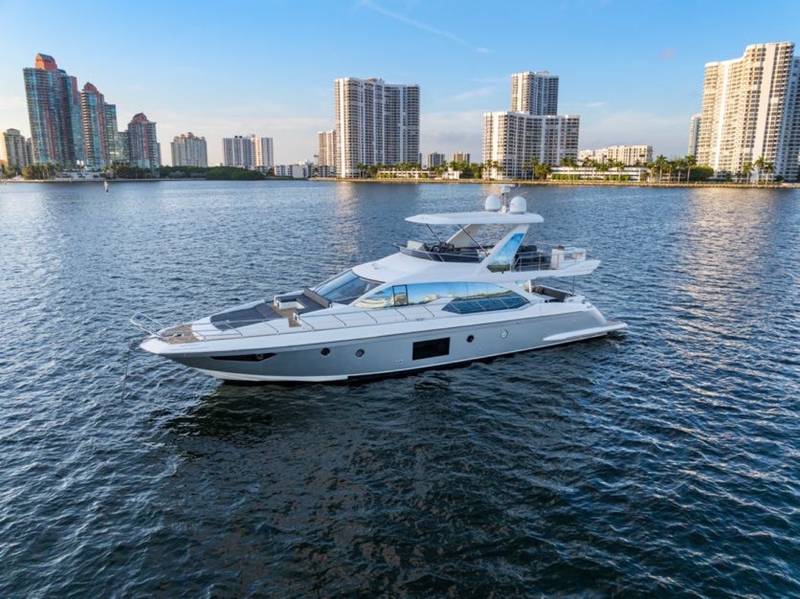 Azimut 68 "Paragon" yacht charter in Miami