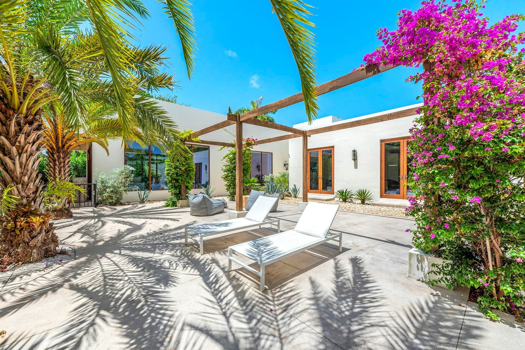 Villa Saffron, luxury villa in Miami Shores, photo 1