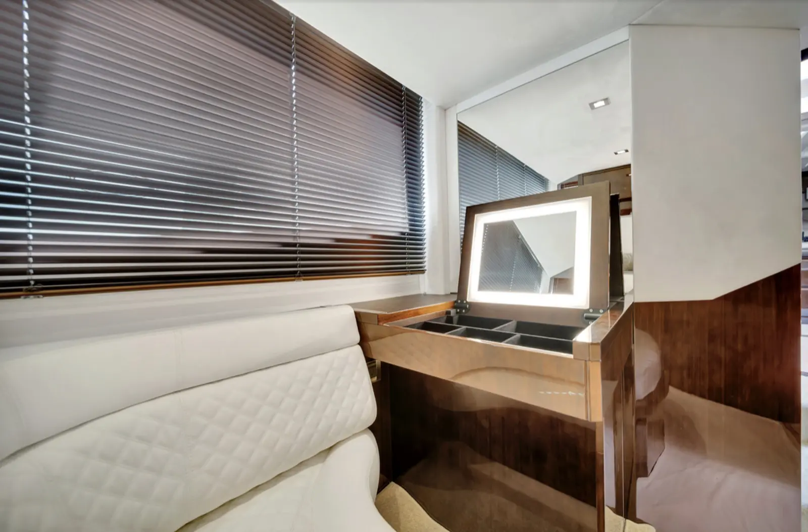 Galeon 53 cabin desk and vanity