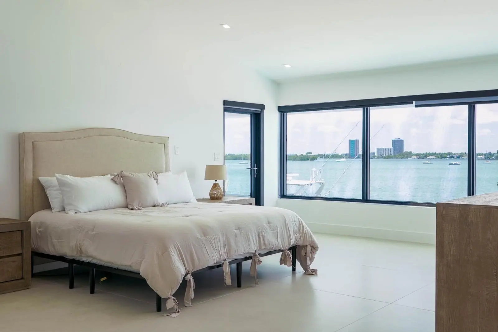 Villa Isla, luxury villa in North Bay Village, photo 15