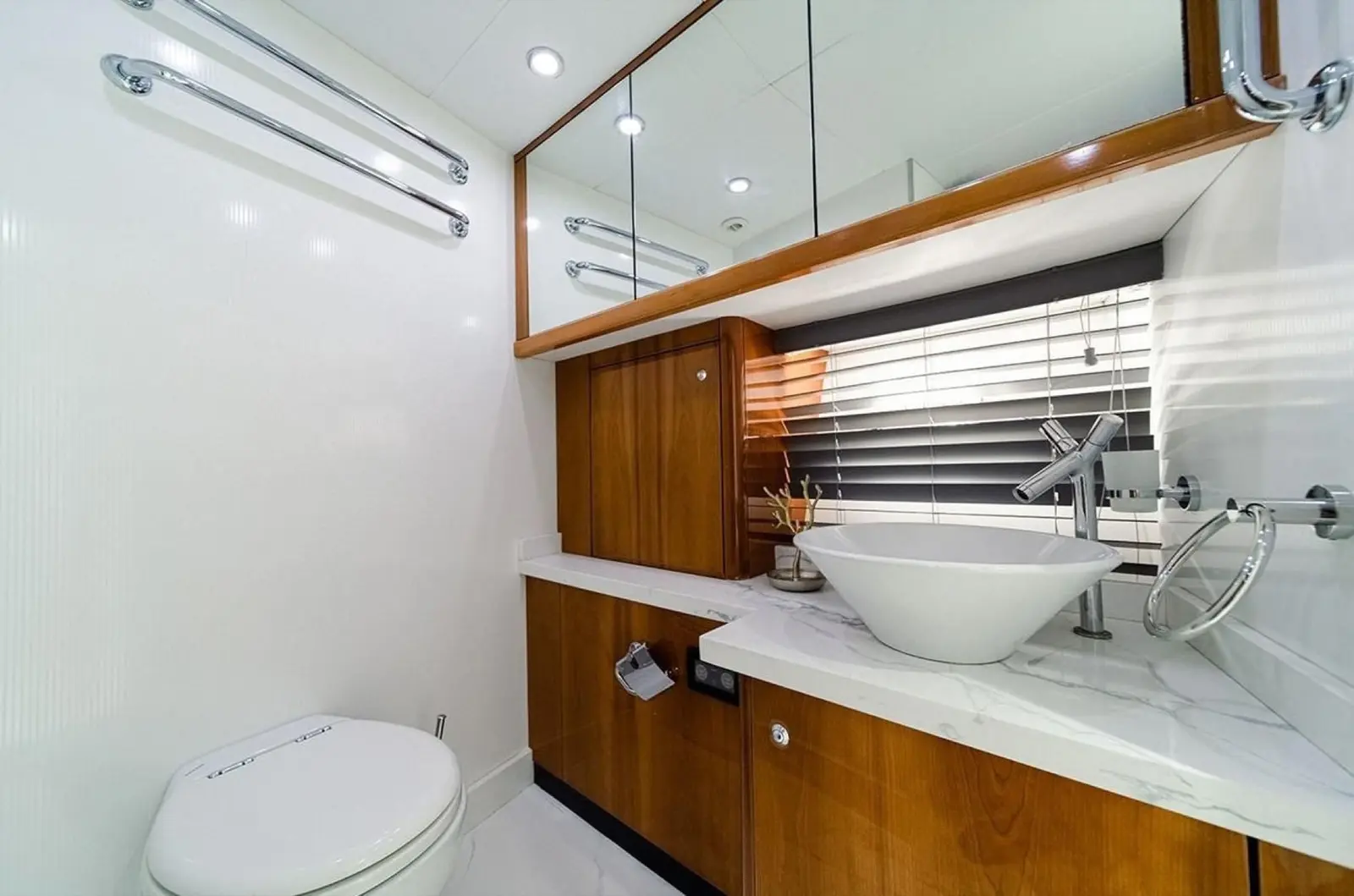 Sunseeker 85 bathroom with vessel sink