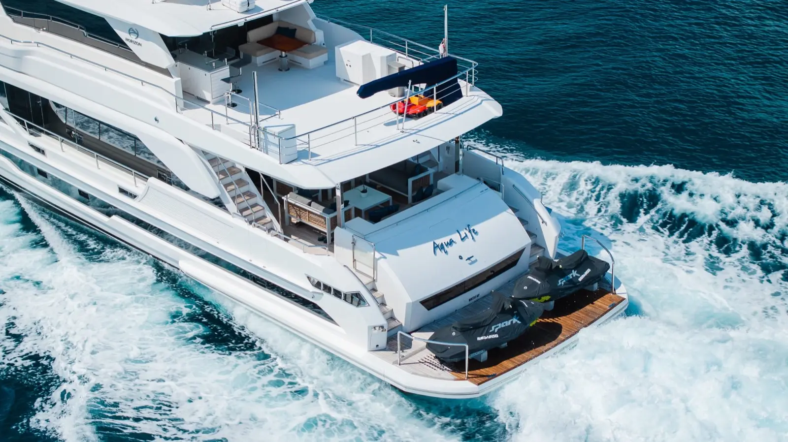 Horizon FD90 Skylounge aft decks and jet skis from above