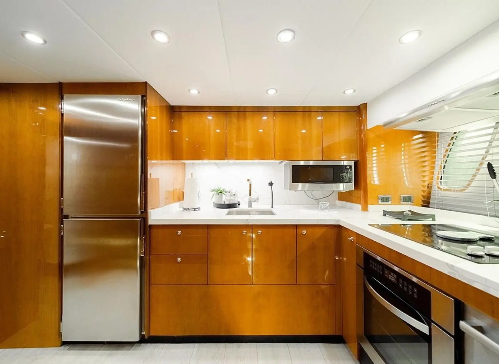 Sunseeker 85 galley