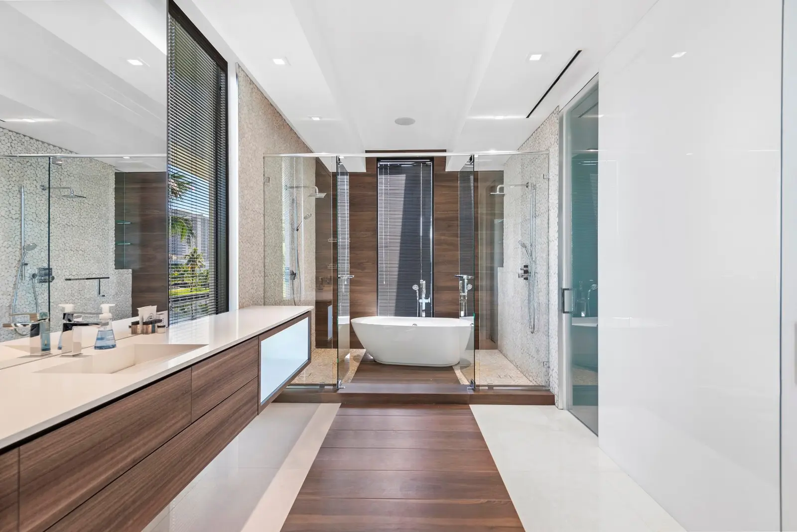 Villa Aurora, luxury villa in Hallandale Beach, photo 19