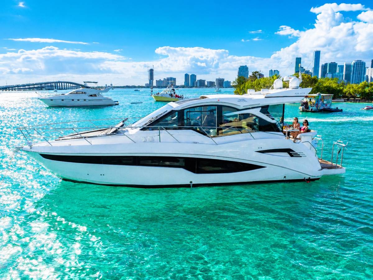 Galeon 45 "Kira" day yacht with the Miami skyline behind