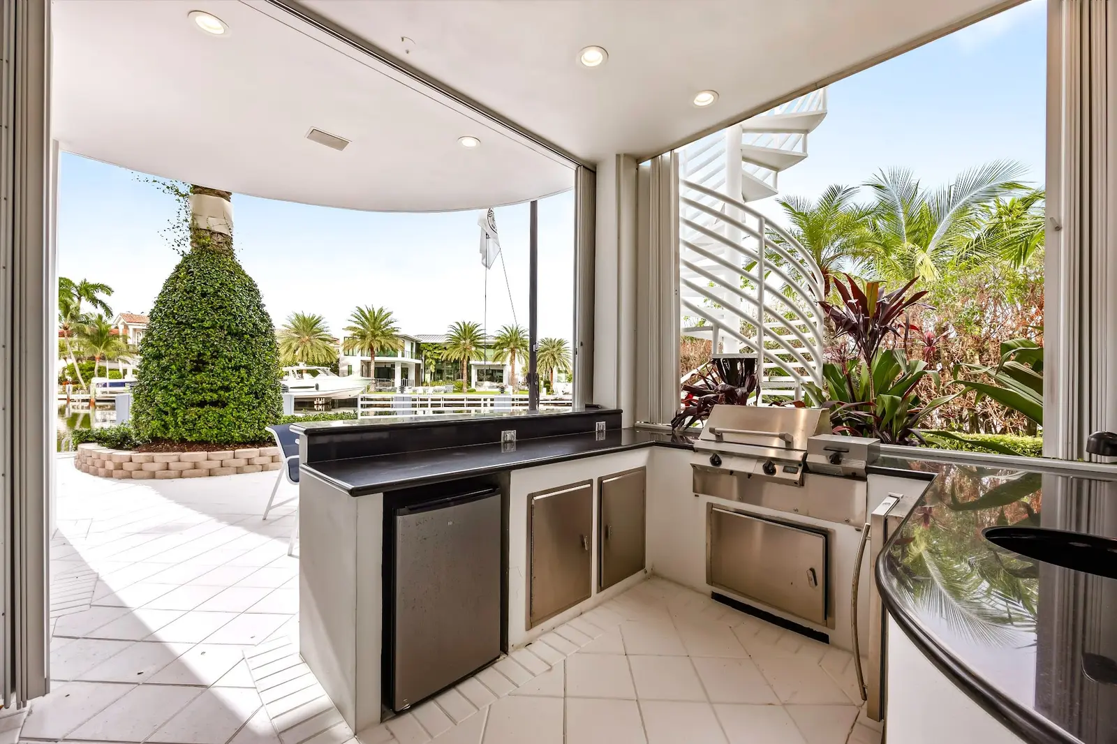 Villa Lanterna, luxury villa in Lighthouse Point, photo 20