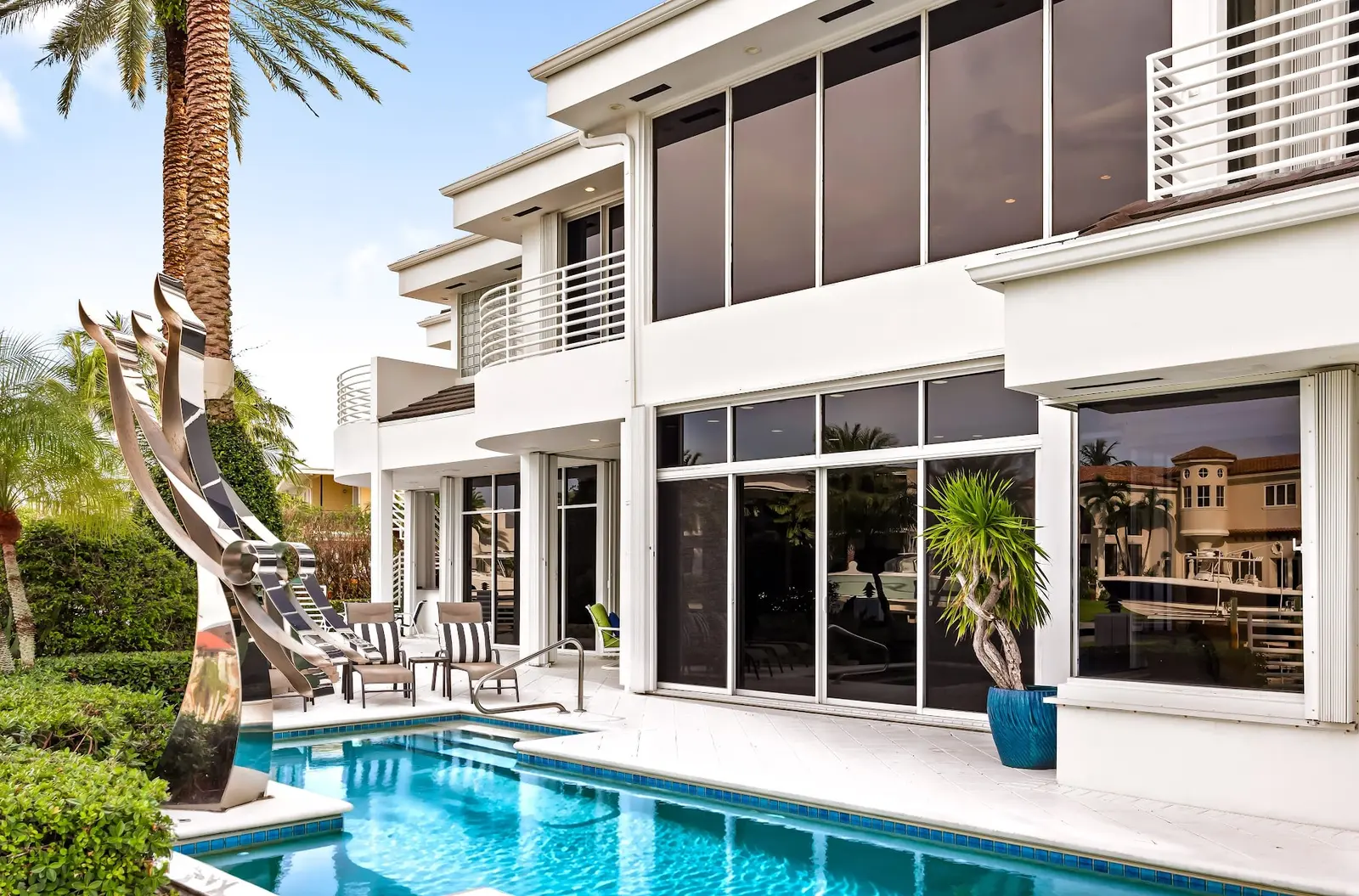 Villa Lanterna, luxury villa in Lighthouse Point, photo 3
