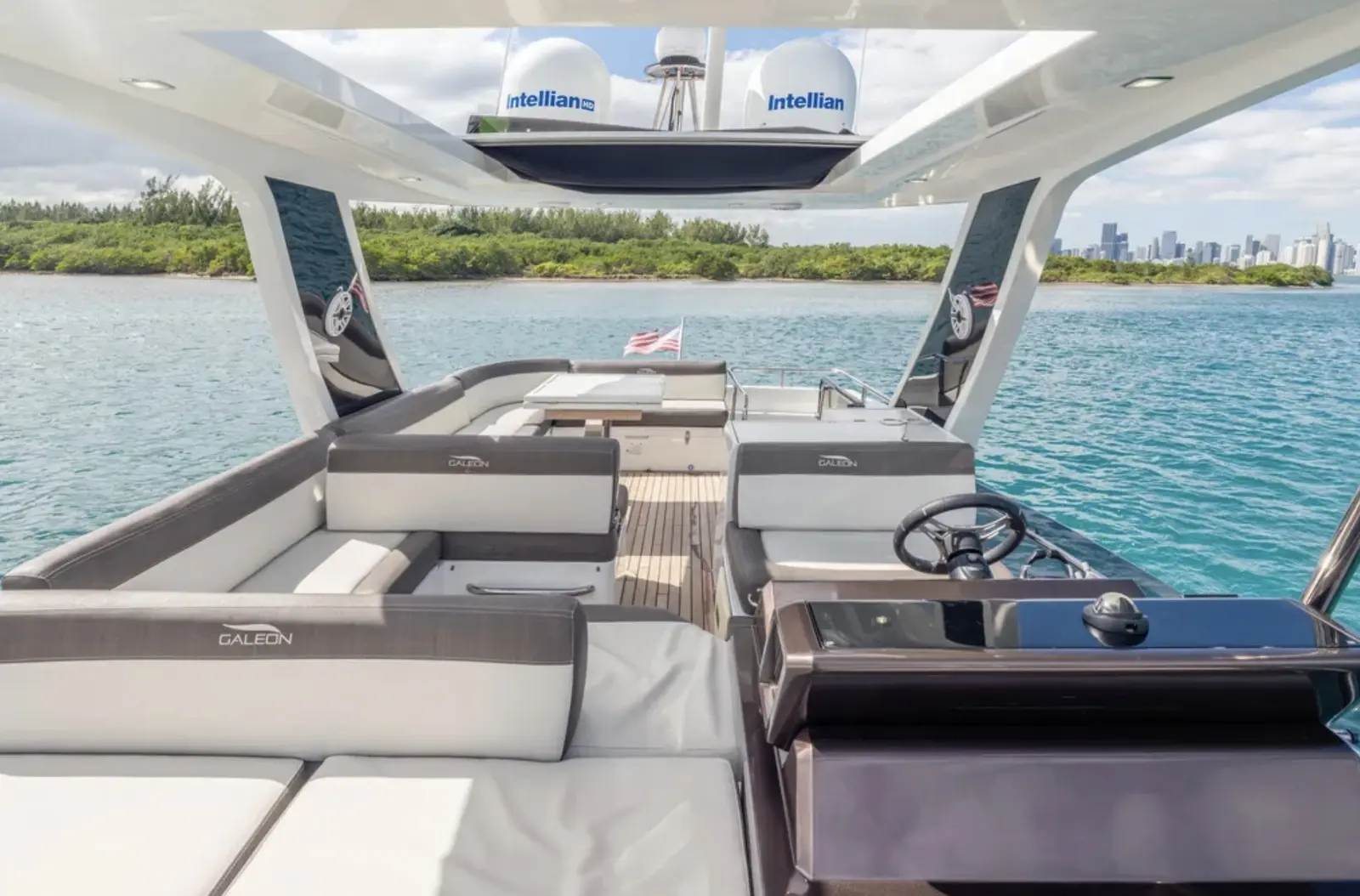 Galeon 53 flybridge helm and seating