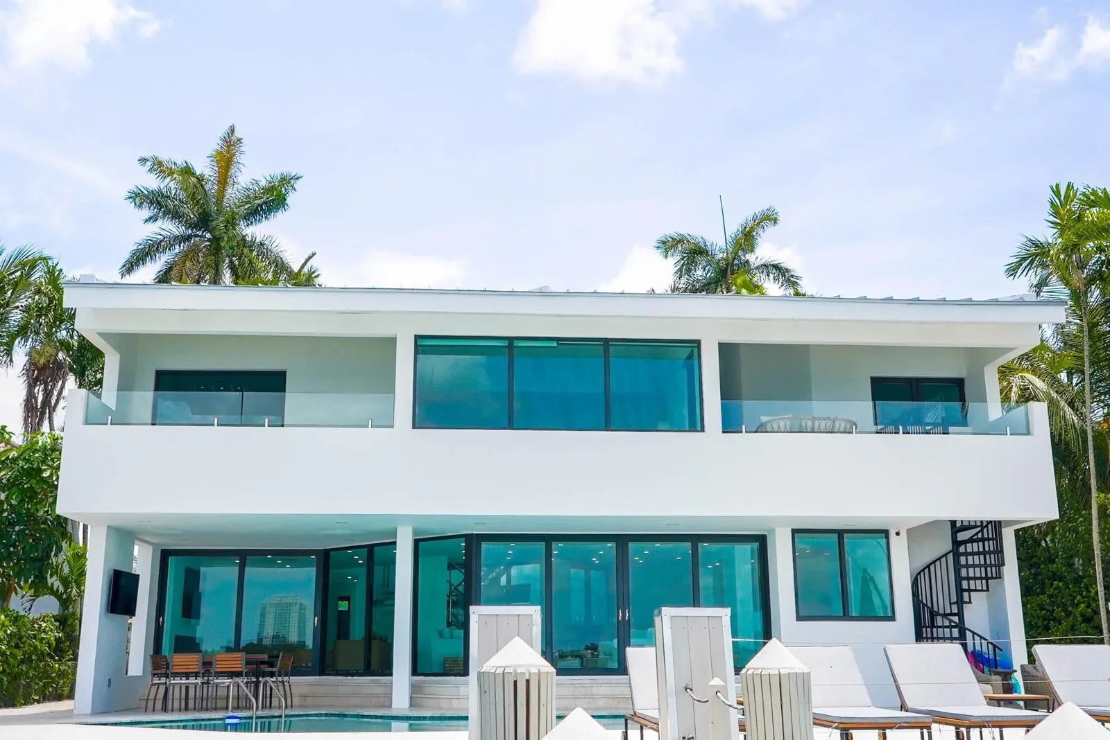 Villa Isla, luxury villa in North Bay Village, photo 4