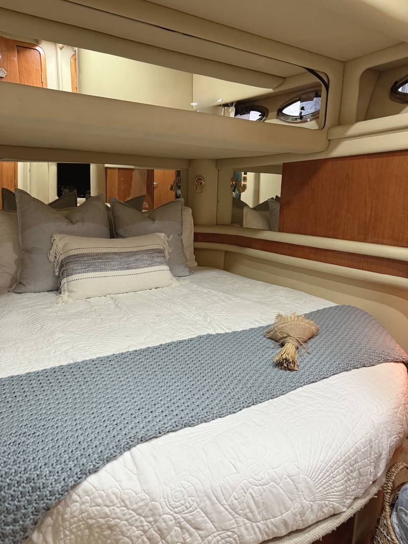 Sea Ray 52 guest cabin bed