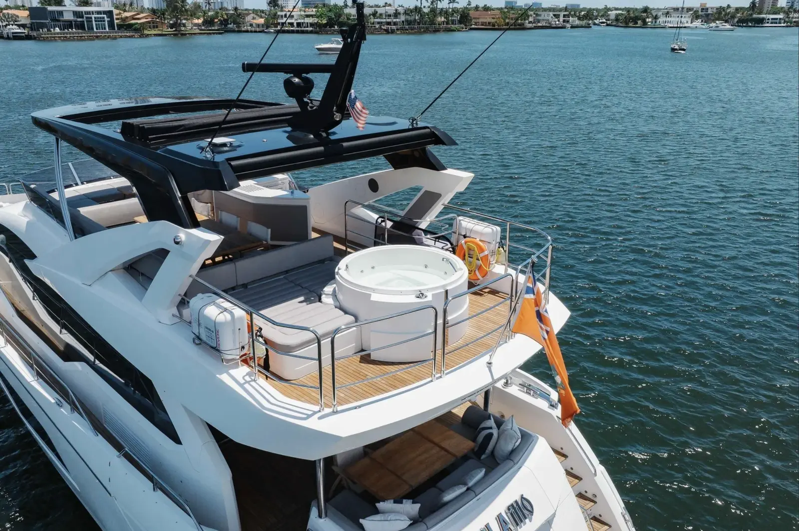 Sunseeker 80 flybridge jacuzzi and lounge from above