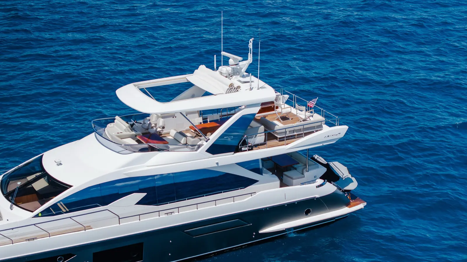 Azimut 75 flybridge from above