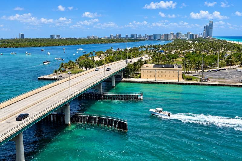 Yacht charter departing from Haulover & North Miami, Miami