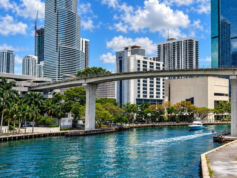 Yacht charter departing from Miami River, Miami