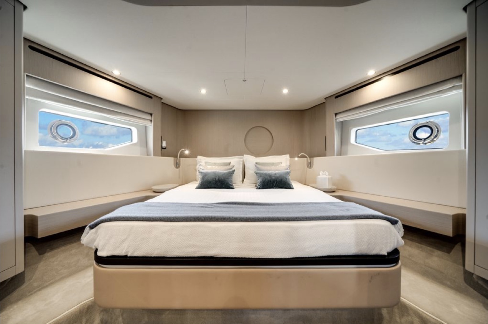 Azimut 68 Flybridge, photo 14 of 24