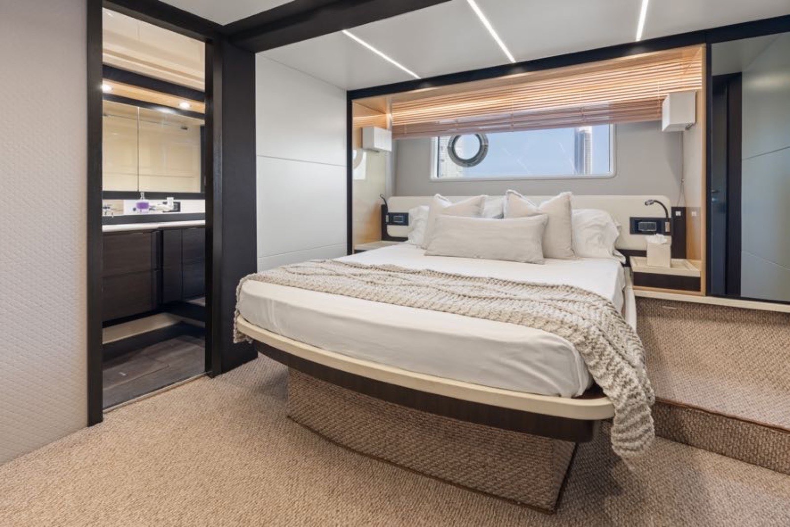 Azimut 68 "Paragon", photo 2 of 30