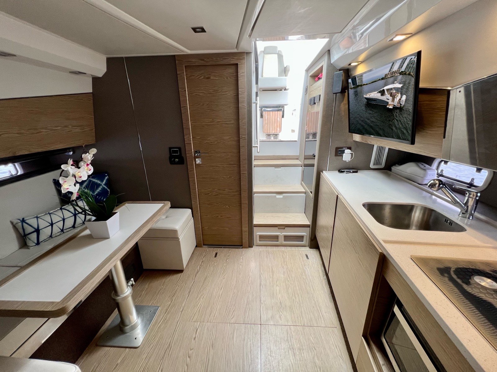 Azimut Verve 42, photo 3 of 23