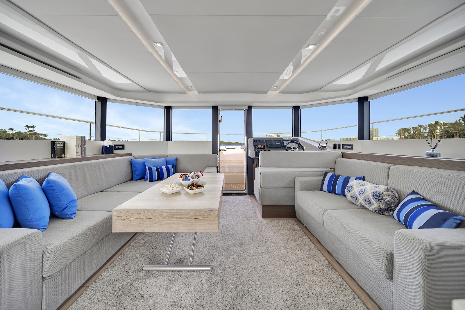 Leopard 60 Power Catamaran "Inner Peace", photo 10 of 28
