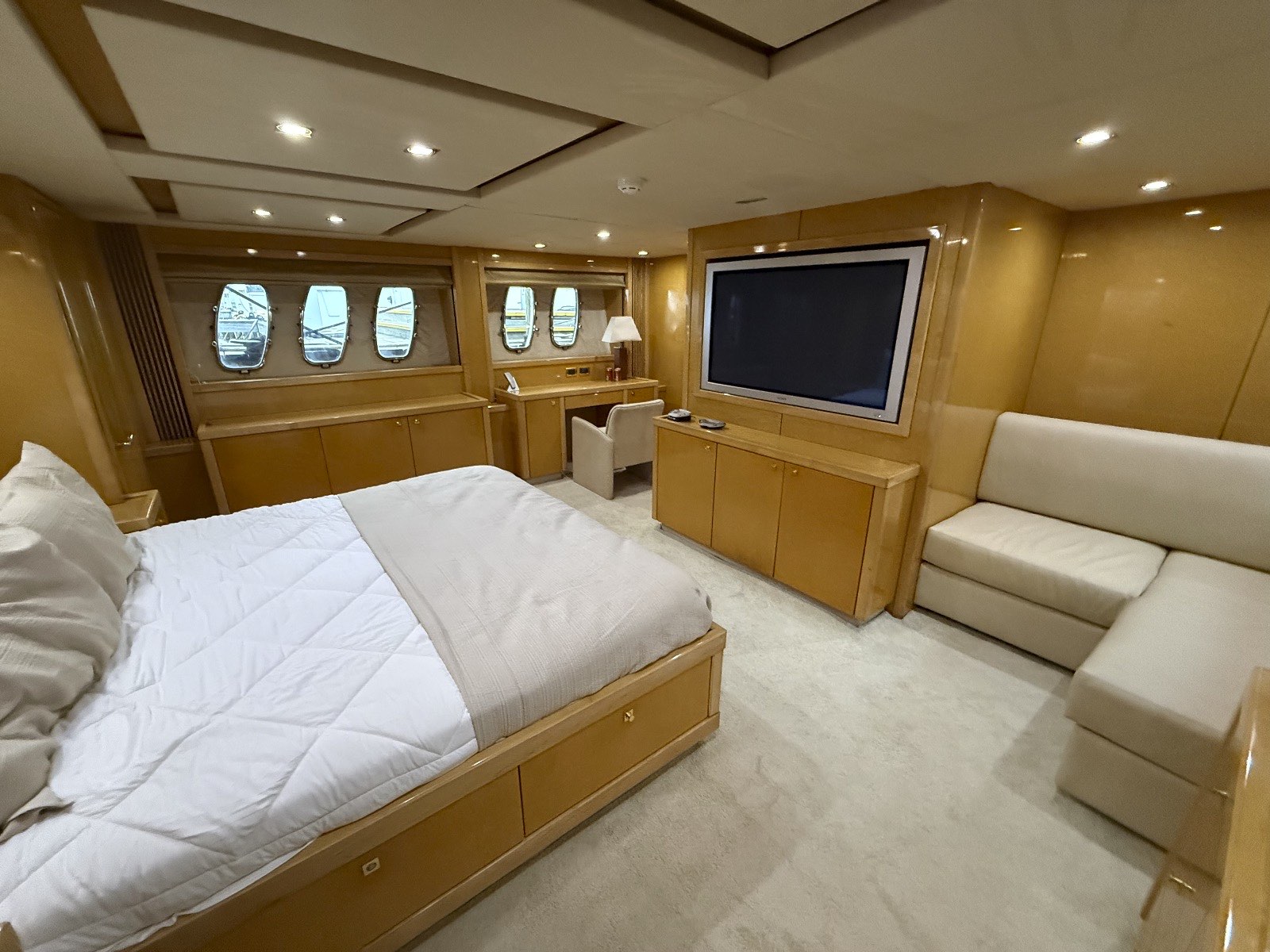 Sunseeker 108, photo 4 of 32